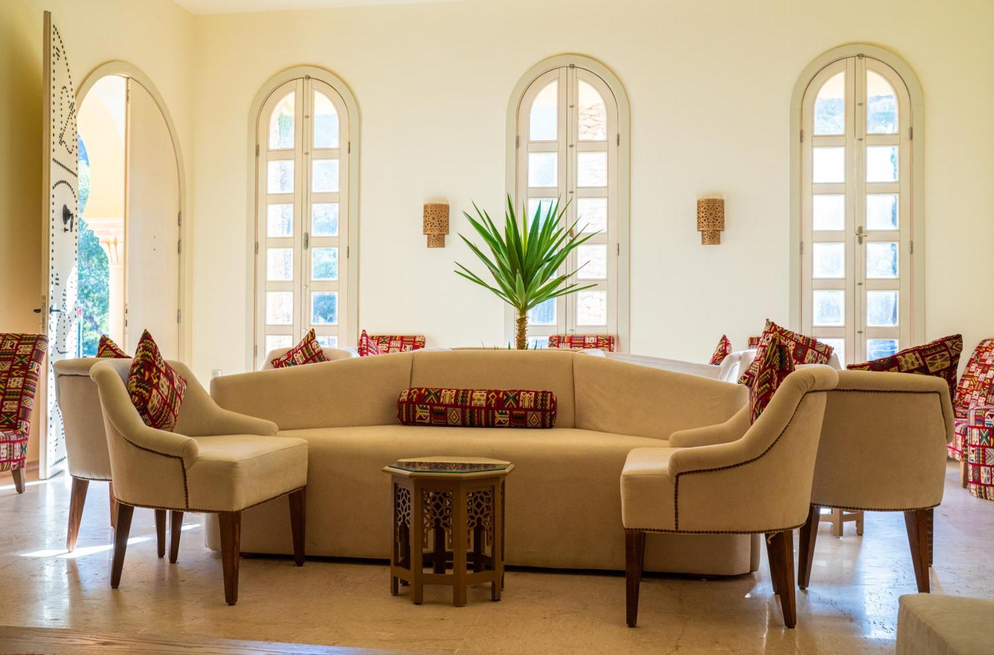Royal Tulip Korbous Bay Thalasso & Springs (Adults Only) Qorbu Exterior foto The interior of the hotel