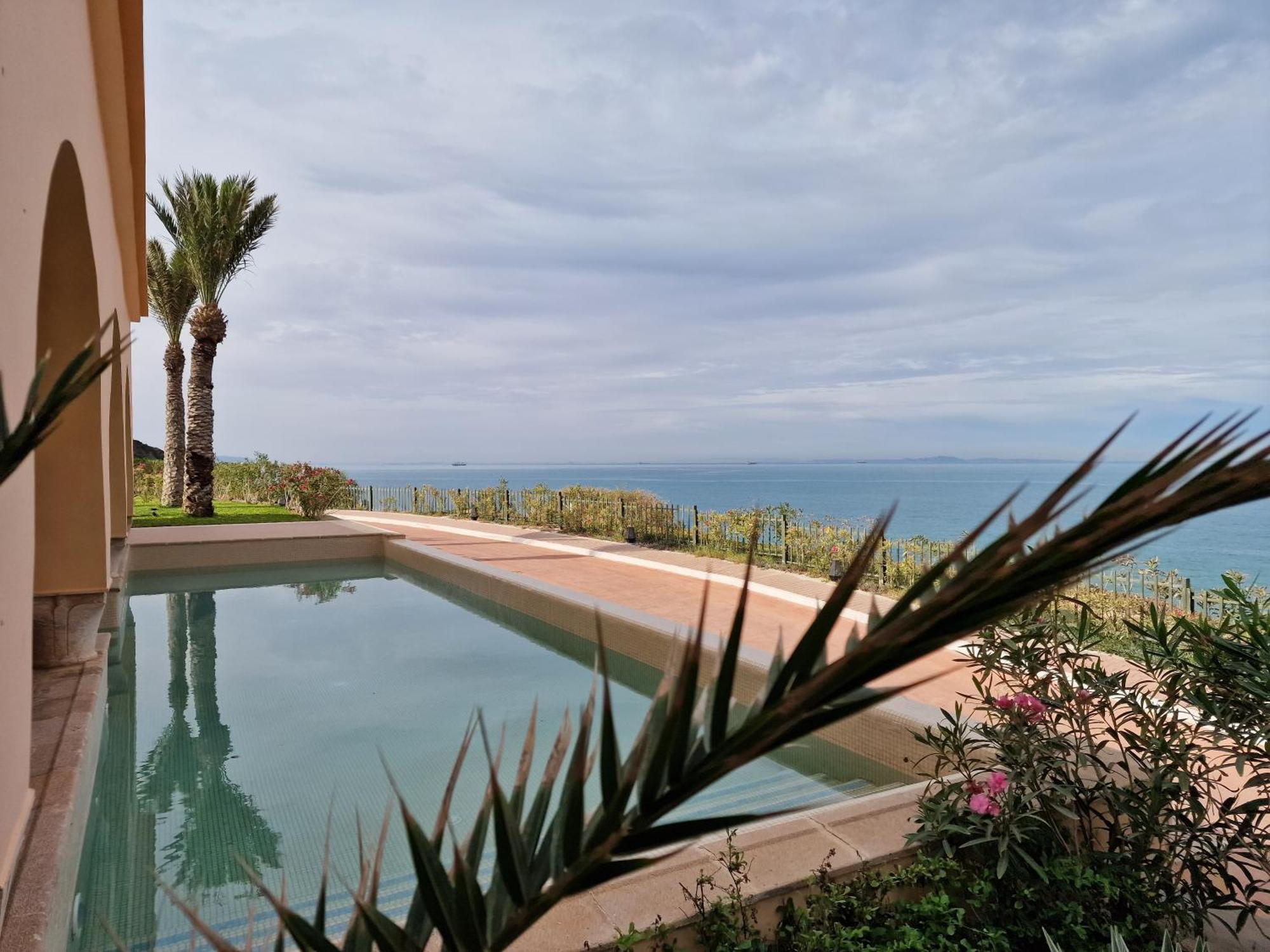 Royal Tulip Korbous Bay Thalasso & Springs (Adults Only) Qorbu Exterior foto View of the Mediterranean from the hotel