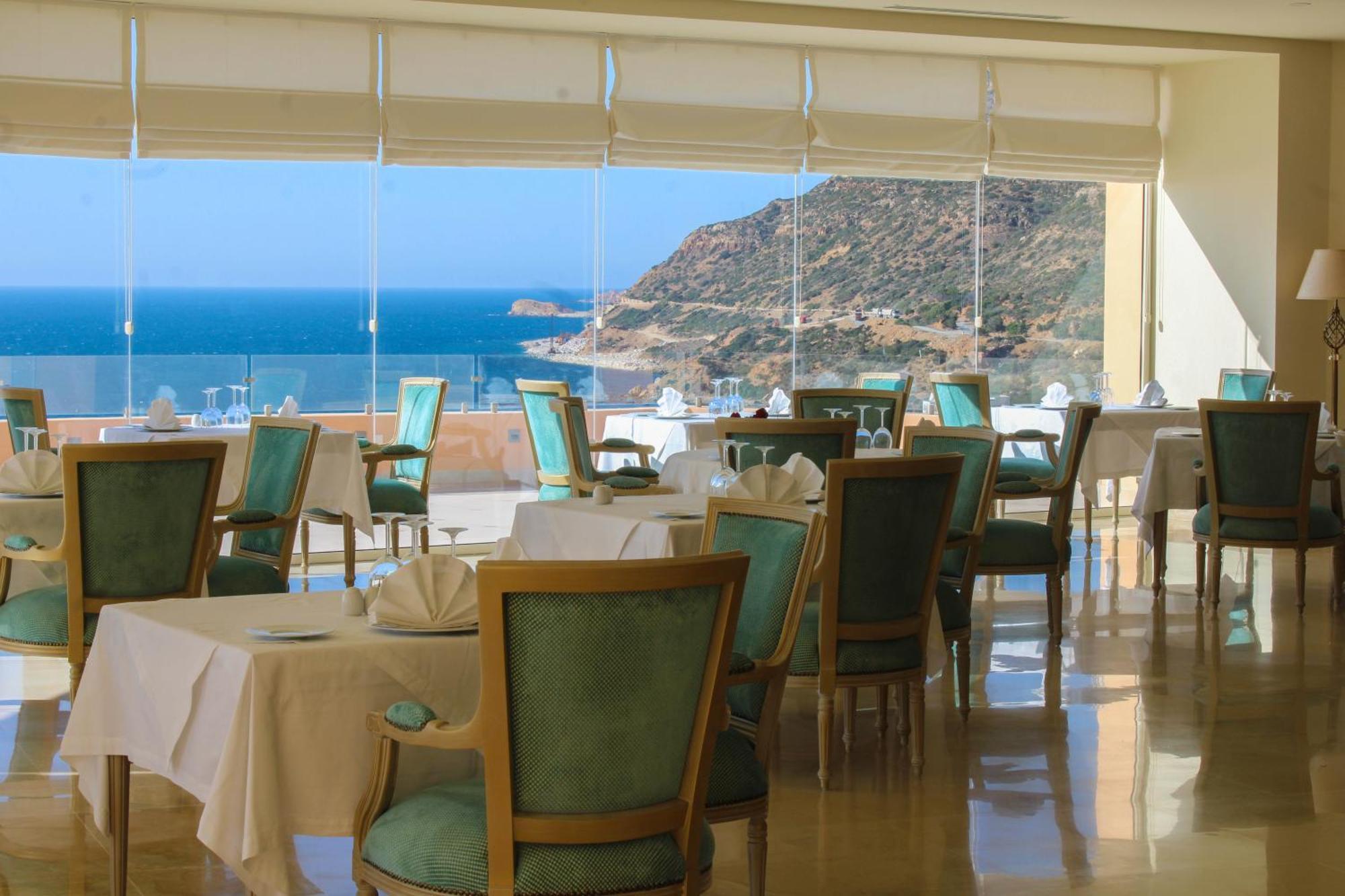 Royal Tulip Korbous Bay Thalasso & Springs (Adults Only) Qorbu Exterior foto Restaurant at the hotel