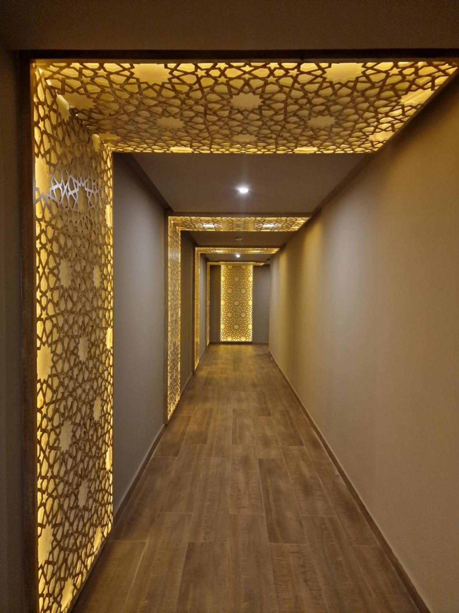 Royal Tulip Korbous Bay Thalasso & Springs (Adults Only) Qorbu Exterior foto A corridor at the hotel