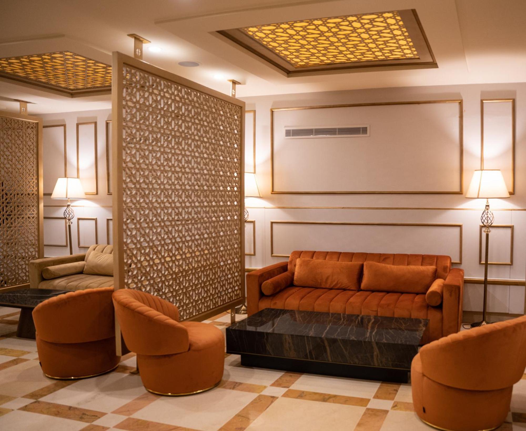 Royal Tulip Korbous Bay Thalasso & Springs (Adults Only) Qorbu Exterior foto Interior of the hotel